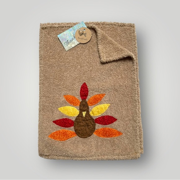Lot/2 𝑯𝒂𝒏𝒅𝒎𝒂𝒅𝒆 Thanksgiving Turkey Hand Towel 🎁 - Picture 3 of 12